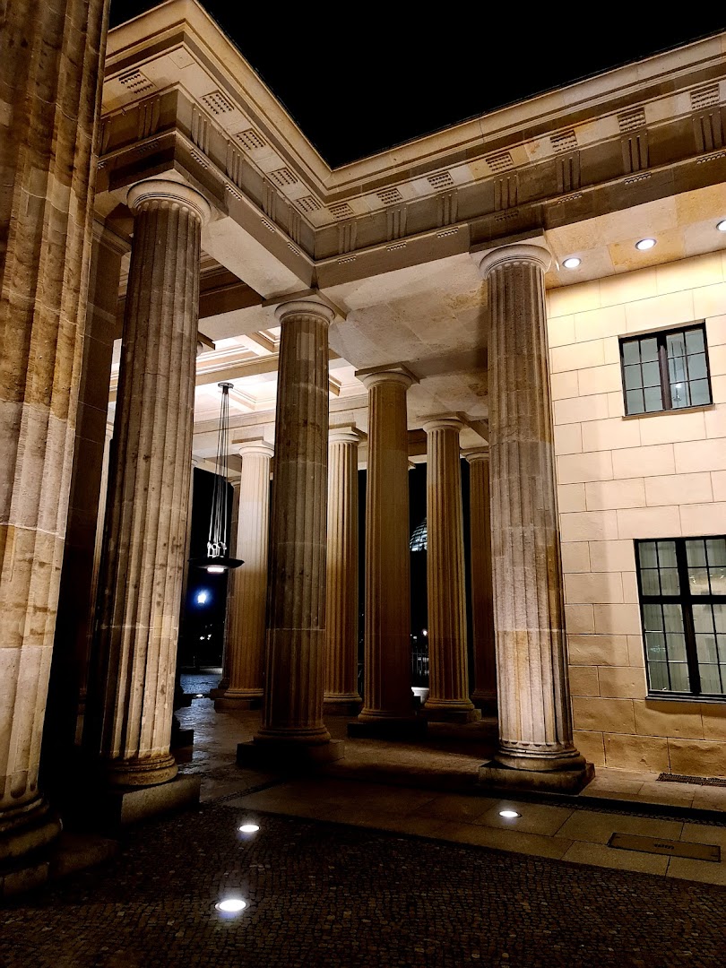 Brandenburg Gate — photo 10